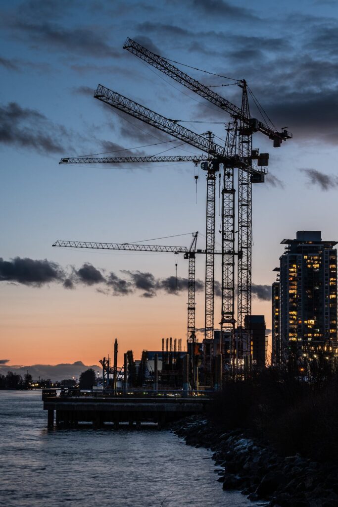 chantier coucher soleil fleuve