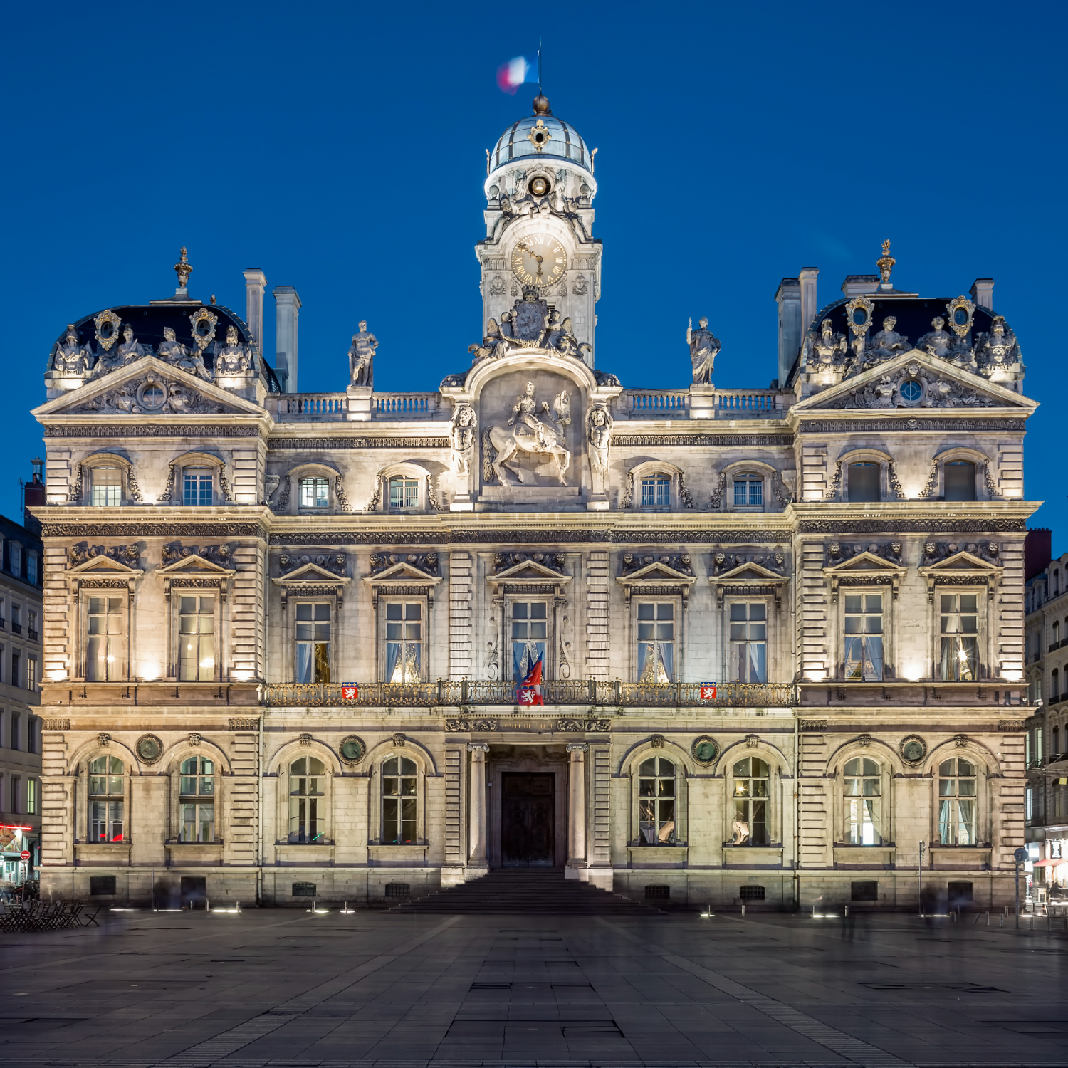 Assurance Décennale Lyon : Tout savoir pour protéger vos travaux et responsabilités